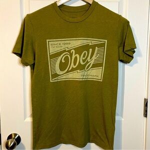 OBEY olive green large graphic crew neck tee sz M